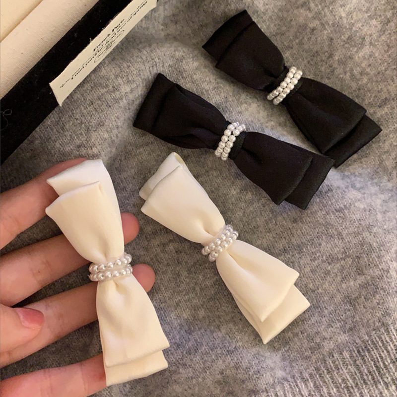 Koreanische Satin Textur Retro Französisch Perle Bogen Haarnadel 2024 Frühen Herbst Vielseitig Entenschnabel Clip Neue Haar Zubehör_voghion.com
