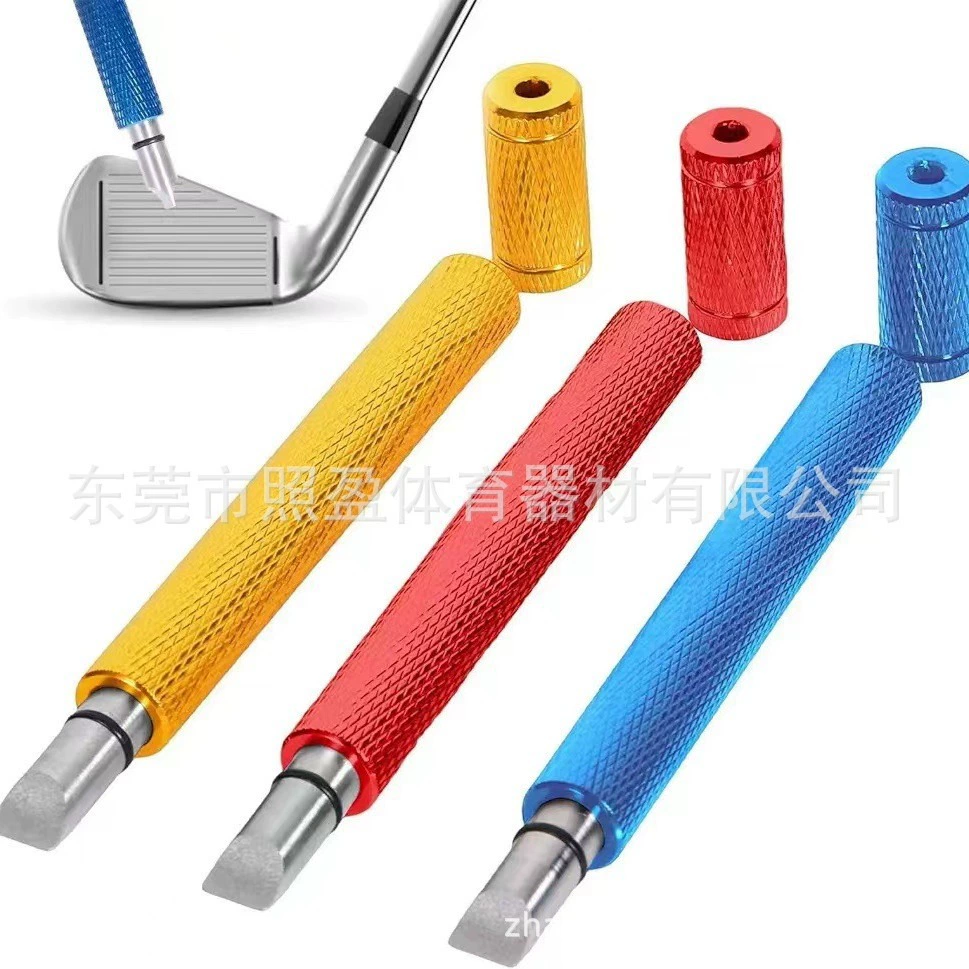 Производитель поставляет инструмент для чистки мяча для гольфа