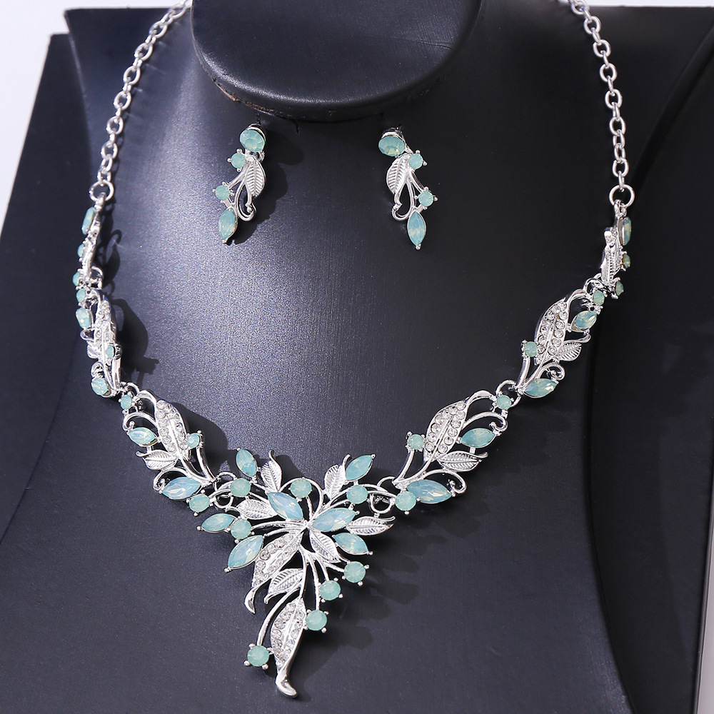 叶子镶钻新娘项链
