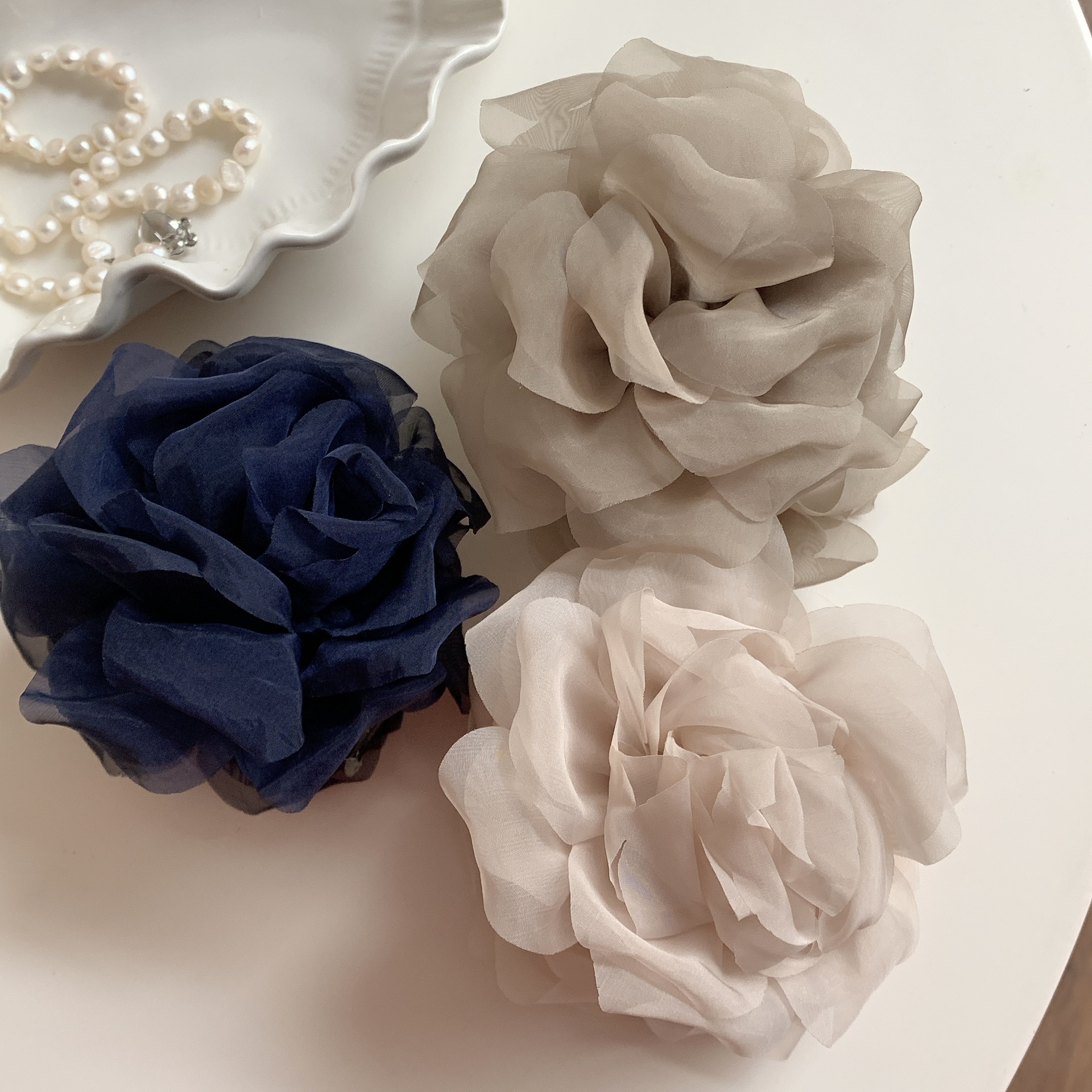 1 Piece Quantity Retro Classic Style Women's Flower Cloth Hair Claws