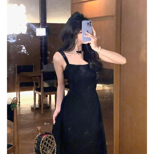 Cross-border summer 2025 new black and white long dress women's dress French waist-cinch slimming niche halter dress slimming