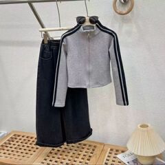 女の子秋服セット2025新作中高学年子供用スウェットワイドレッグジーンズ秋物女の子ツーピースセット流行