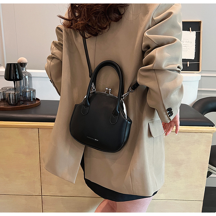 Women's Medium Pu Leather Solid Color Vintage Style Classic Style Buckle Dome Bag display picture 30