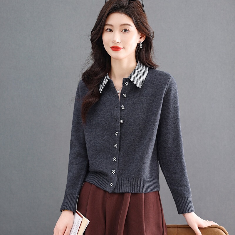 Branded versatile unique color-blocked lapel cardigan for women, short wool knit jacket, fashionable and exquisite, age-reducing top Branded versatile unique color-blocked lapel cardigan for women, short wool knit jacket, fashionable and exquisite, age-reducing top