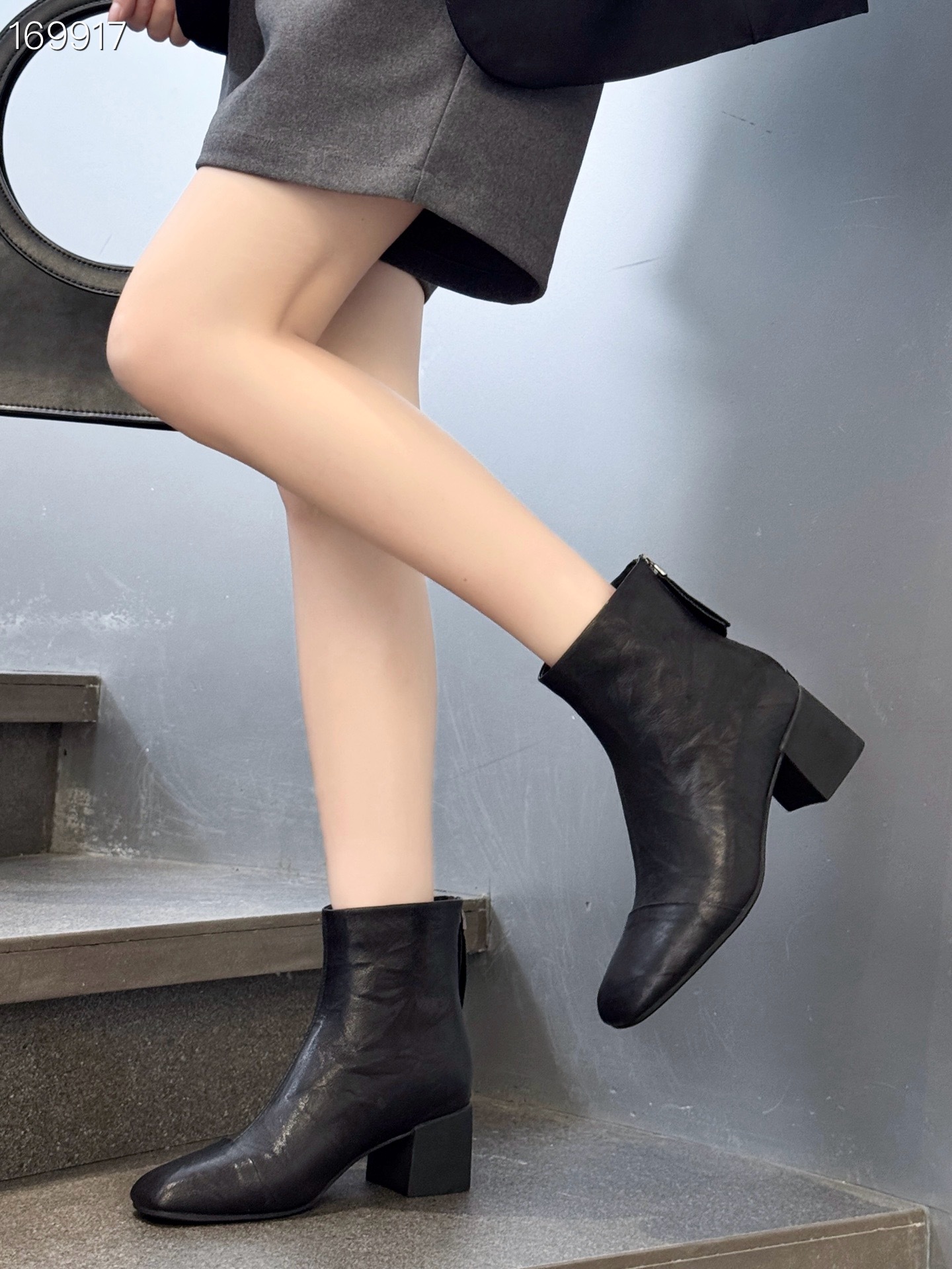 Boot nữ cổ thấp mũi vuông gót thấp da cừu thật mùa thu đông — Màu đen chi tiết 6