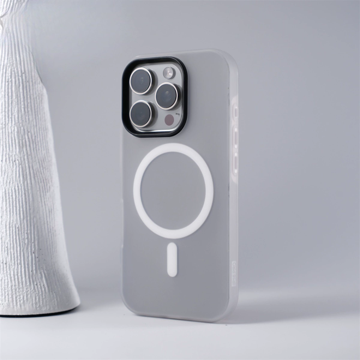 Чехол для телефона (Apple iPhone 15) матовый защитный магнитный кейс, кольцо MagSafe, многоцветный
