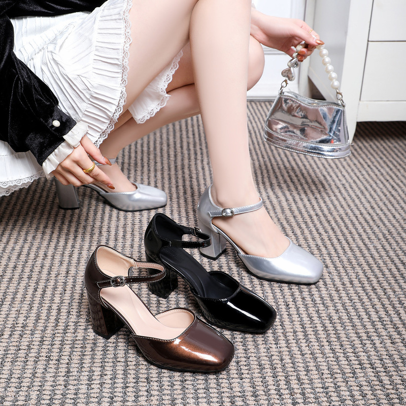 Yz-9 Large Size Women's Sandals for Spring, Suitable for Wide Feet, New Style with Single Strap, Chunky Heel, Comfortable High Heels Yz-9 Large Size Women's Sandals for Spring, Suitable for Wide Feet, New Style with Single Strap, Chunky Heel, Comfortable High Heels