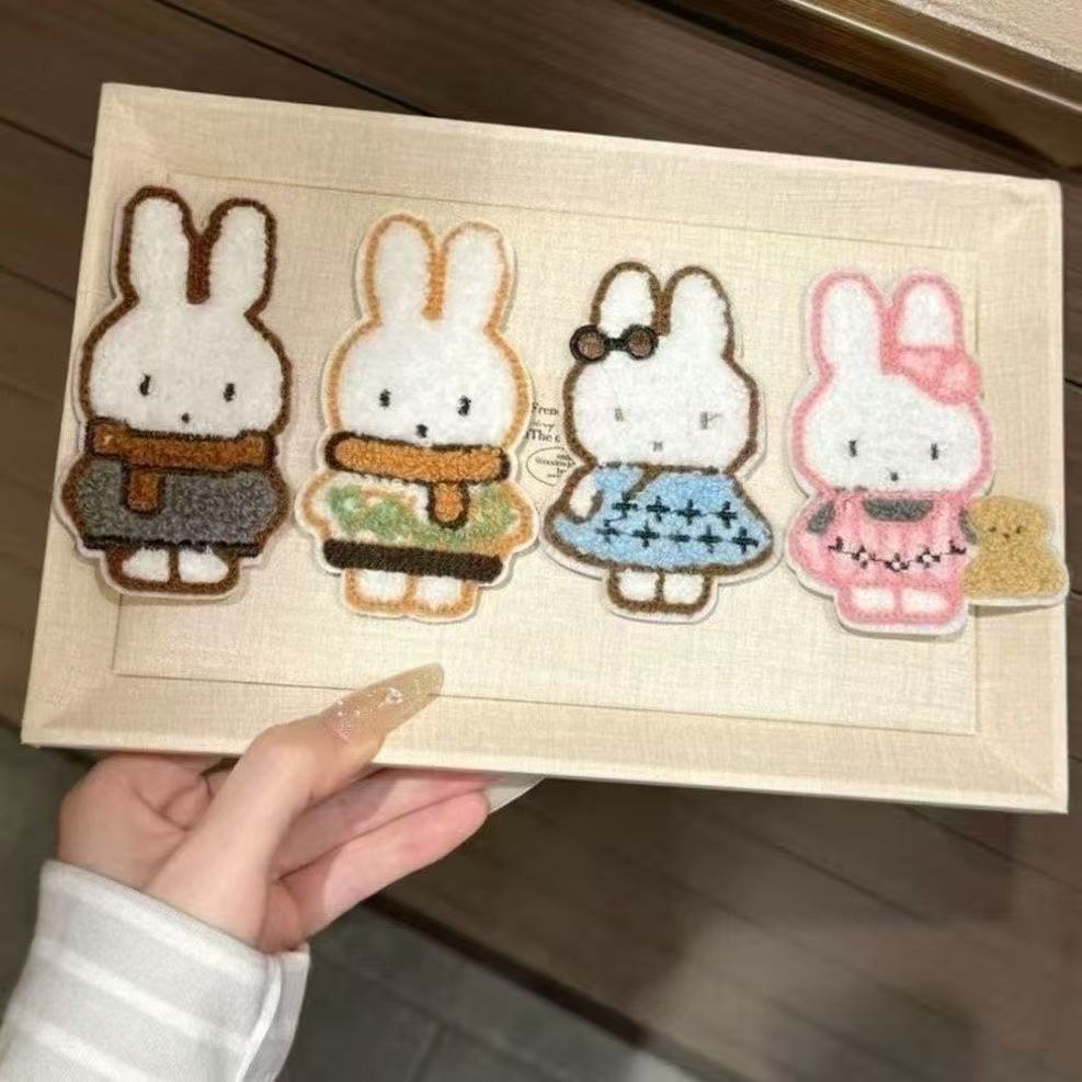 Soft and cute cartoon cat adhesive hair clips, sweet and versatile, seamless bangs organizer for girls' stray hair