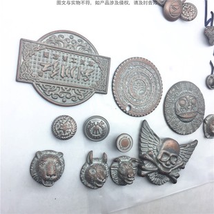 Alloy Accessories and Parts Are Produced by Manufacturers for Customers to Be Plated with Nickel, Silver, White Iron Surface Treatment, and Various Hardware in Retro Style
