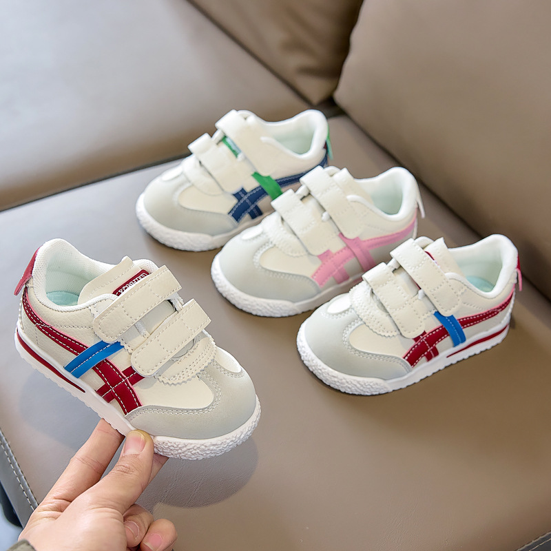 Zapatos de bebé 2026 primavera zapatos de skate para niños Gump Velcro zapatos de cuero para niñas zapatos de skate de velcro