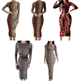 �S��ֱ����ɫ���yӡ���A�I�L���B��ȹ�W���r�Ђ�������Ů�b�B��ȹ