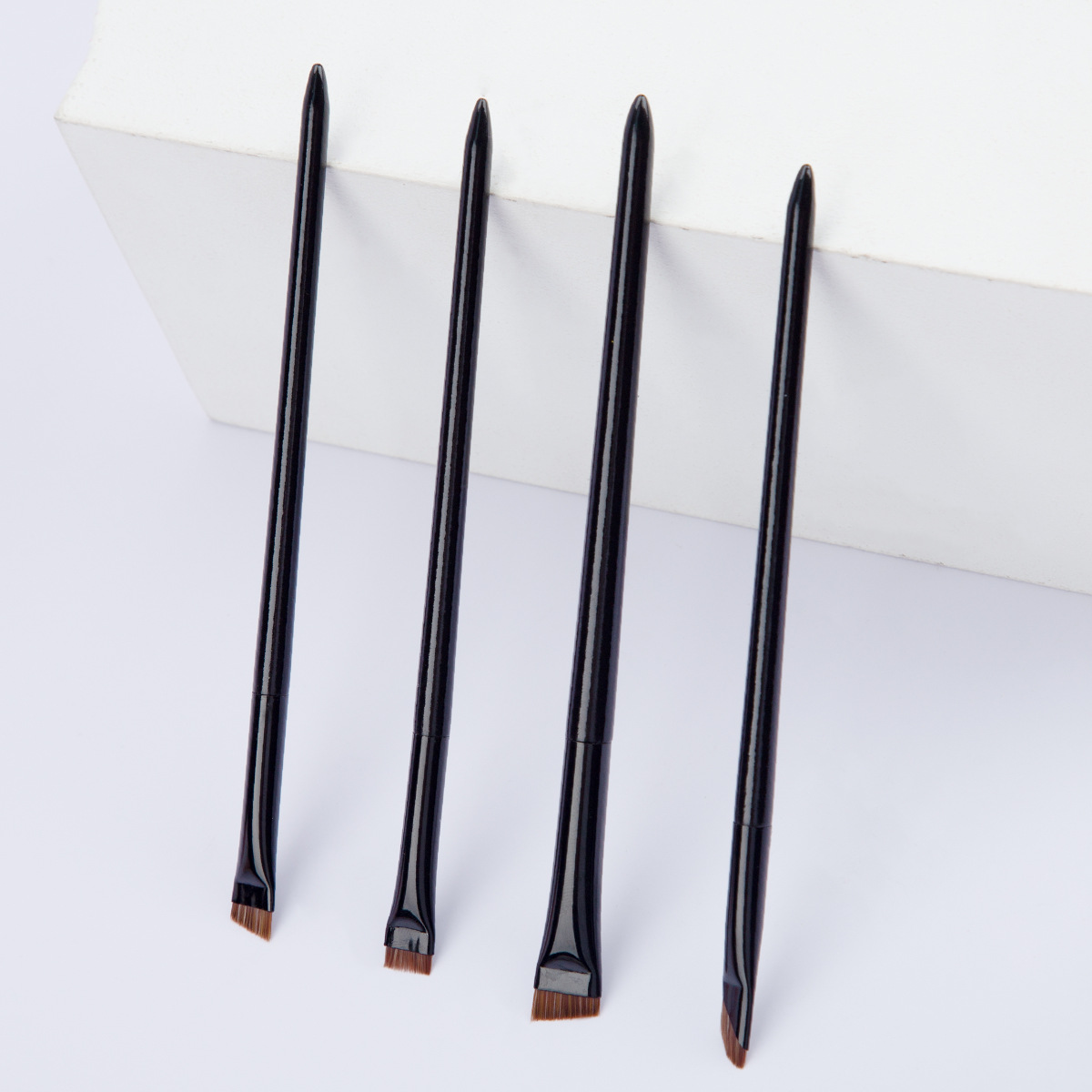 Wang xiaoxiao mismo estilo hoja delineador cepillo cabeza plana bisel ceja cepillo ceja polvo ojo mentira gusano de seda corrector maquillaje cepillo traje