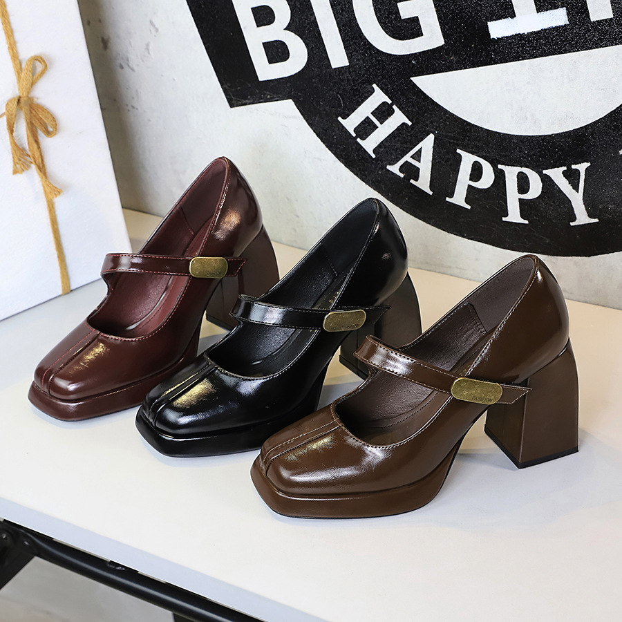 Retro Women's Chunky Platform Heels With Metal Buckle Strap_voghion.com