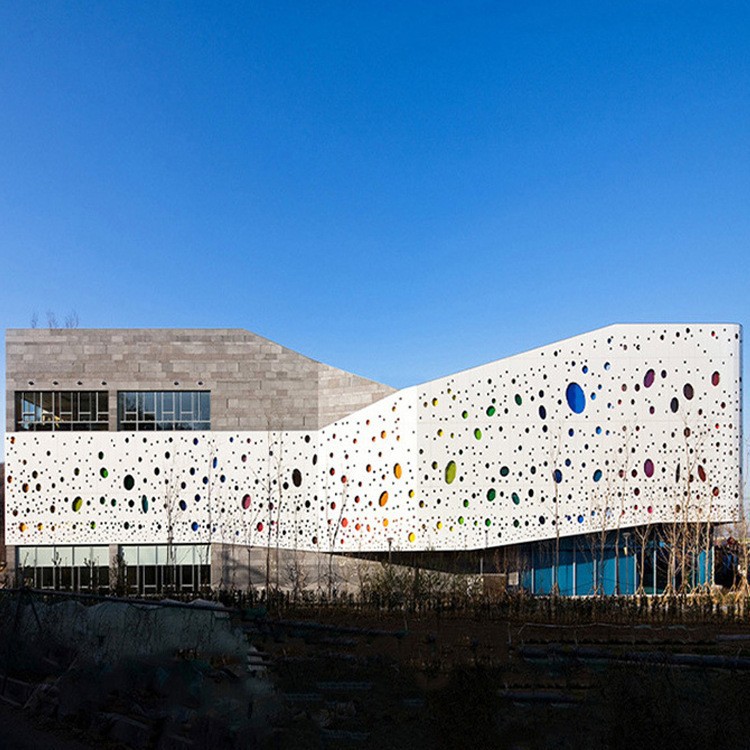 工厂外墙氟碳镂空铝单板墙饰木纹冲孔铝单板吊顶仿石纹铝单板墙面