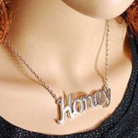 新款合金抛光honey字母项链 短链