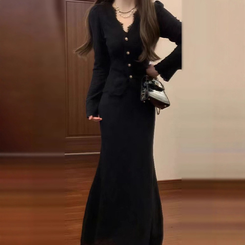 法式黑色针织连衣裙子女秋装2025新款小个子香风一整套早秋季穿搭|undefined