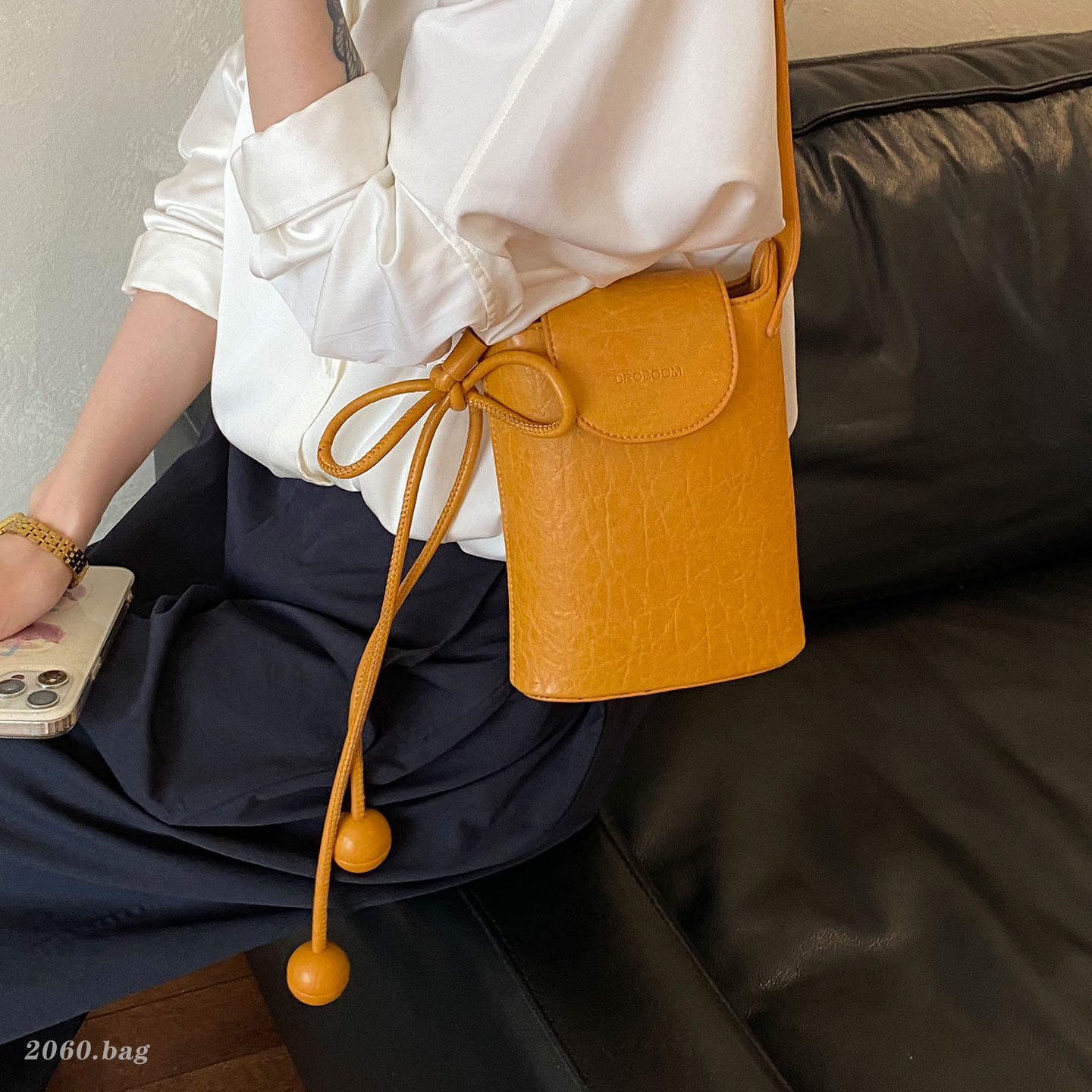 Mujeres versátiles 2026 verano de compras casuales móviles nicho bolso de transporte nuevo hombro de moda