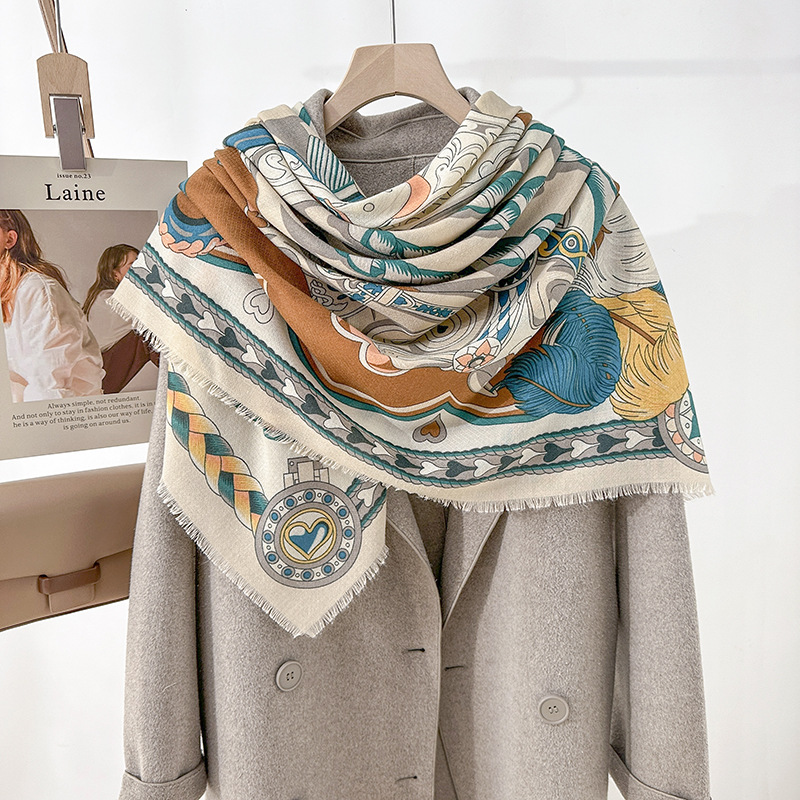 Lujo ligero y alto valor de la cara, estilo de arte, temperamento elegante femenino, 130 toallas cuadradas de barba, bufandas fotográficas de viaje de moda