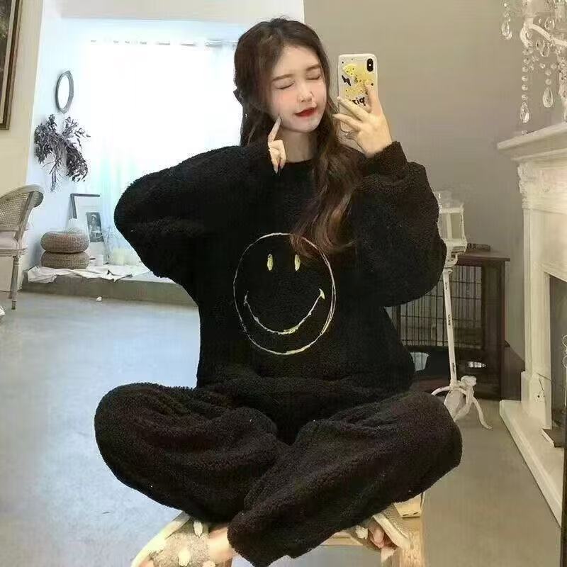 Franela al por mayor transfronteriza otoño invierno engrosado dulces dibujos animados sueltos chaqueta casual de coral pijama ropa doméstica de mujer