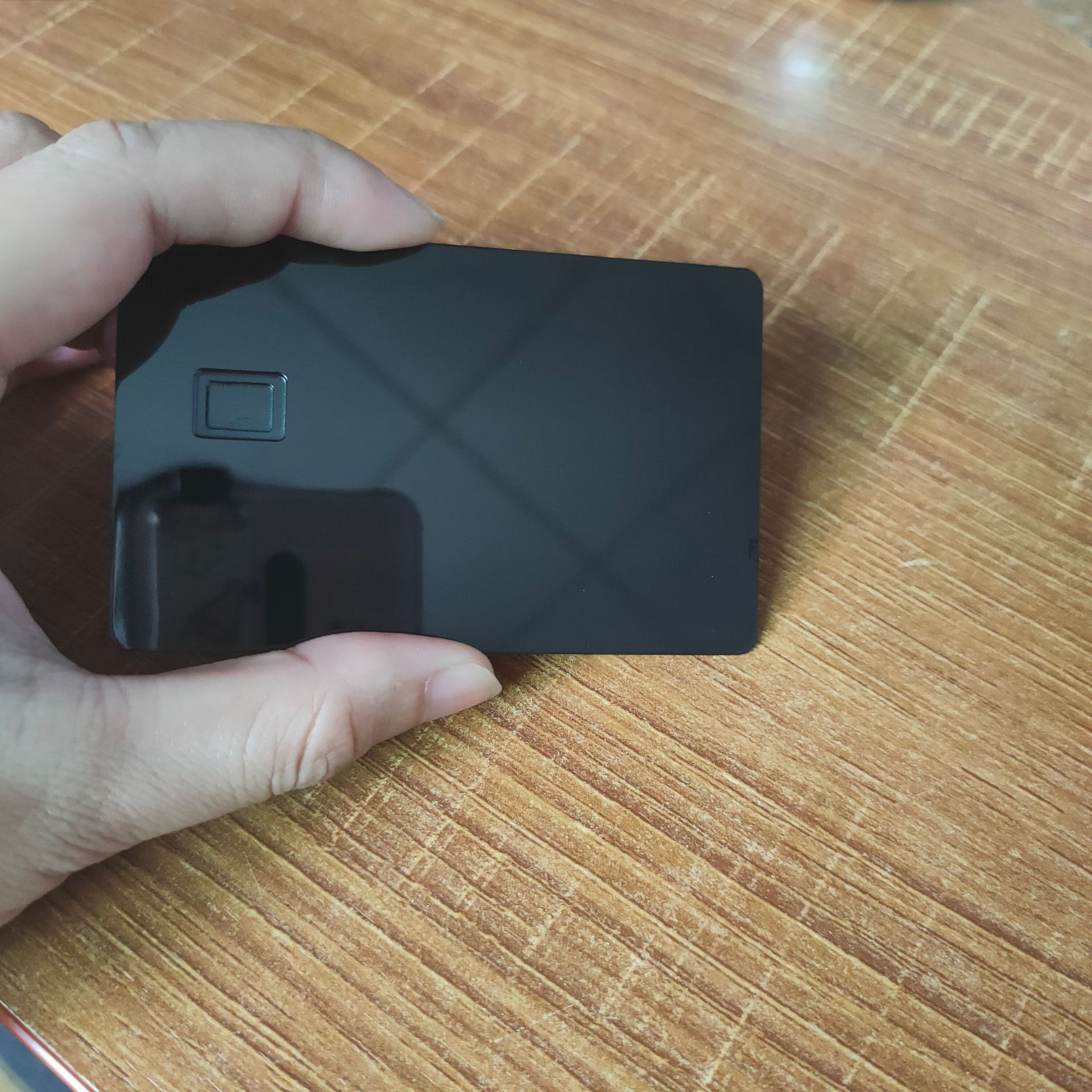 Черный, зеркальный эффект