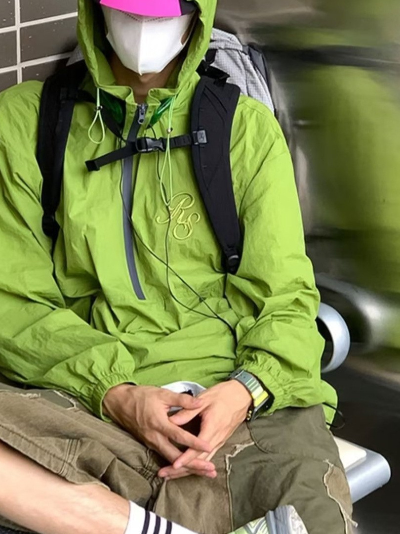 Chaqueta de ropa de protección solar para hombres y mujeres, chaqueta con capucha transpirable delgada de verano, casual al aire libre, pareja suelta, marca de moda