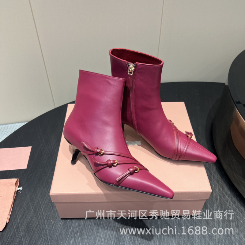 2025新品缪家尖头扣带短筒靴高跟细跟短靴时装短靴高端真皮女靴|undefined