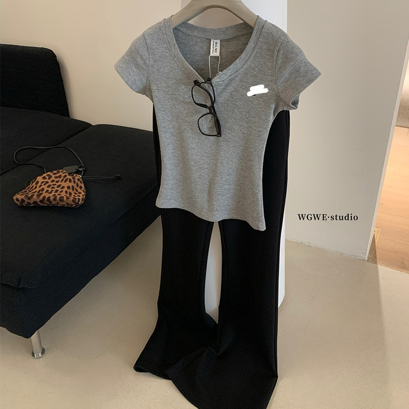 WGWE5854 レター刺繍ヘンリーカラー半袖Tシャツ スリムフィットデザイントップス|undefined