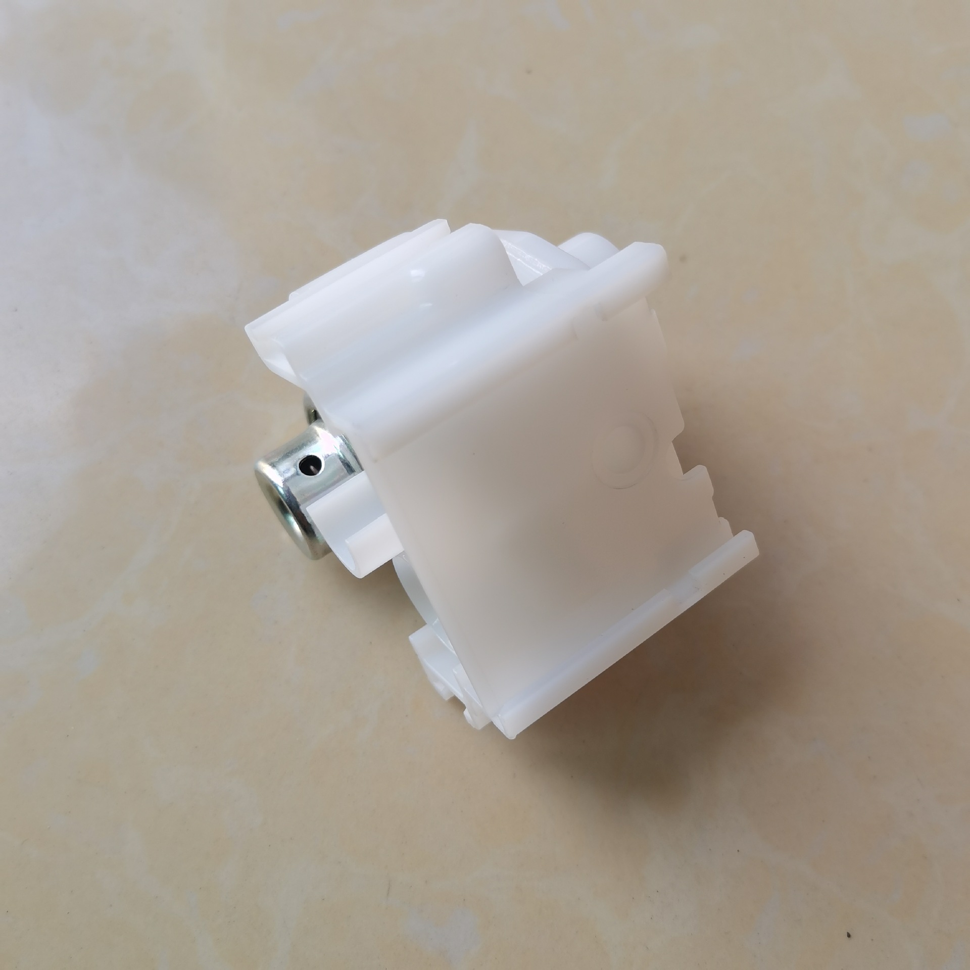 1561048H00 Is Suitable for Suzuki Fuel Pump Assembly Gasoline Filter Gasoline Filter Element