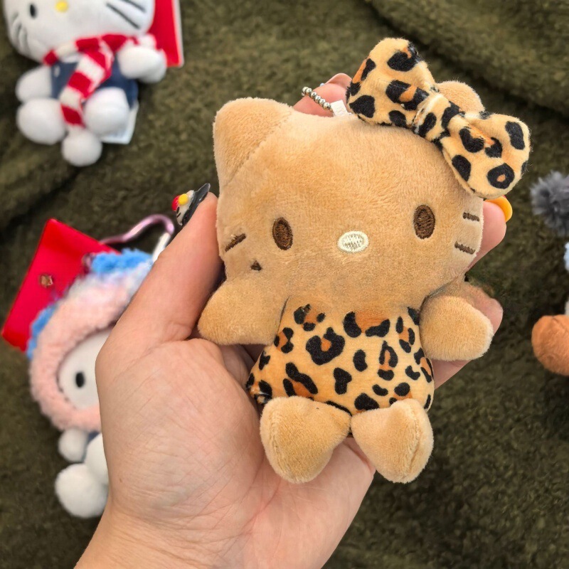 黑色草帽kitty帽宝宝挂件爱心扣公仔玩偶可爱赫本风挂饰钥匙扣|undefined