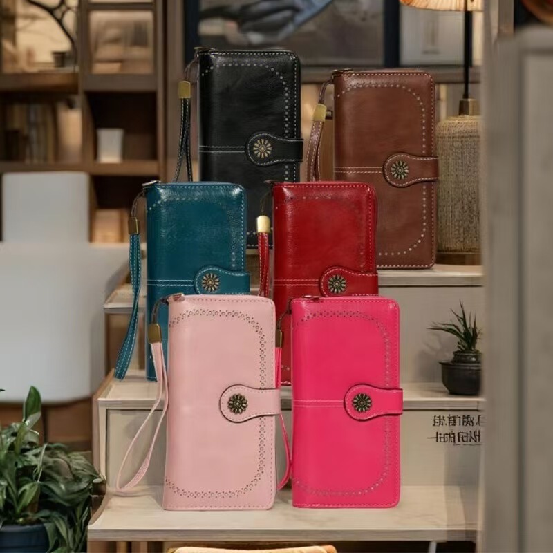 Cross-Border 2025 New Women's Wallet, Oil Wax Leather Large-Capacity Phone Bag, Korean Style Buckle Hollow Long Wallet