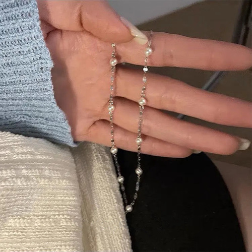 Japanese and Korean Instagram-style imitation pearl clavicle necklace, feminine niche accessory, simple elegant versatile chain necklace