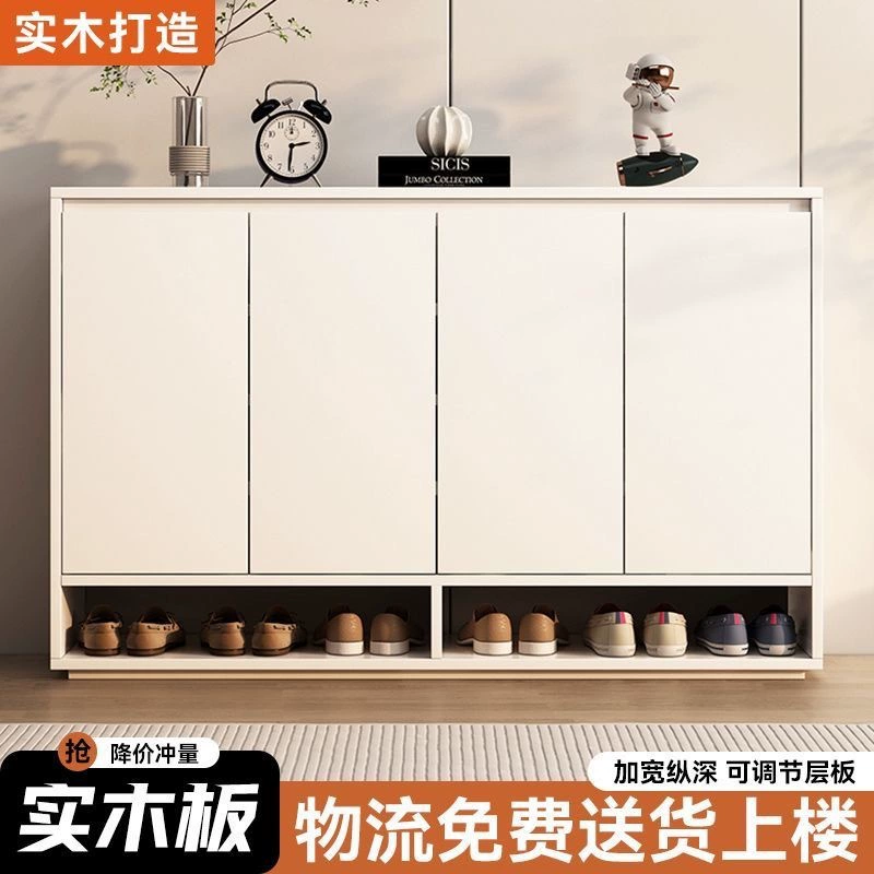 Обувной шкаф из массива дерева для дома за дверью