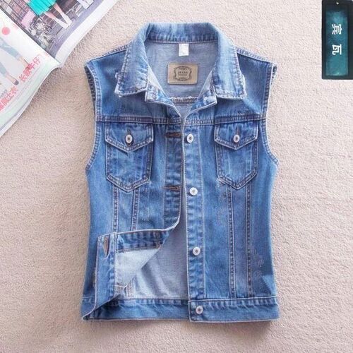 Spring and summer new Korean style with holes in jeans sleeveless top short large size horse clip vest small coat for women