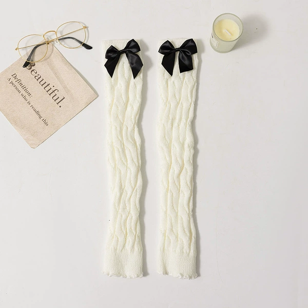With bow, black