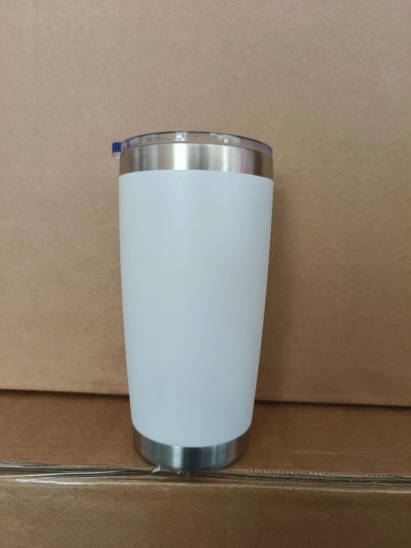 Spot transfronterizo 20oz taza de automóvil taza de aislamiento 304 taza de hielo de acero inoxidable taza de vacío de doble capa