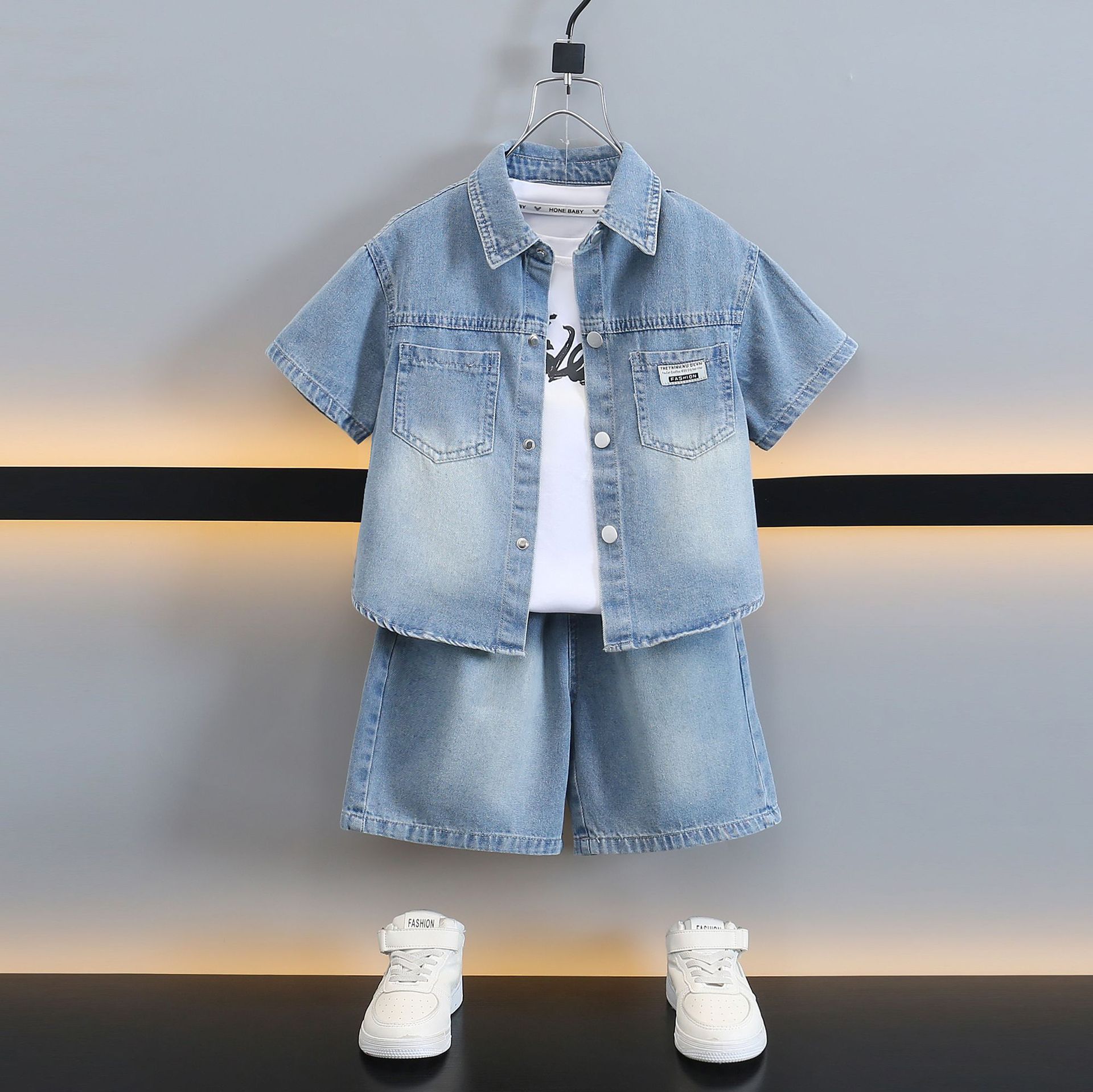 7354 traje de mezclilla para niños, camisa de manga corta de verano, traje de tres piezas, nuevo vestido para niños, verano coreano de estilo occidental