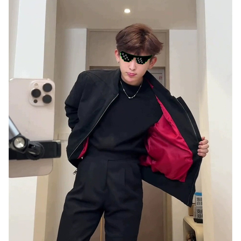 Black American-Style Flight Jacket for Men, Autumn Trendy Brand, Boxy Short Baseball Jacket, Cool and Stylish, Structured Shoulder Design Black American-Style Flight Jacket for Men, Autumn Trendy Brand, Boxy Short Baseball Jacket, Cool and Stylish, Structured Shoulder Design