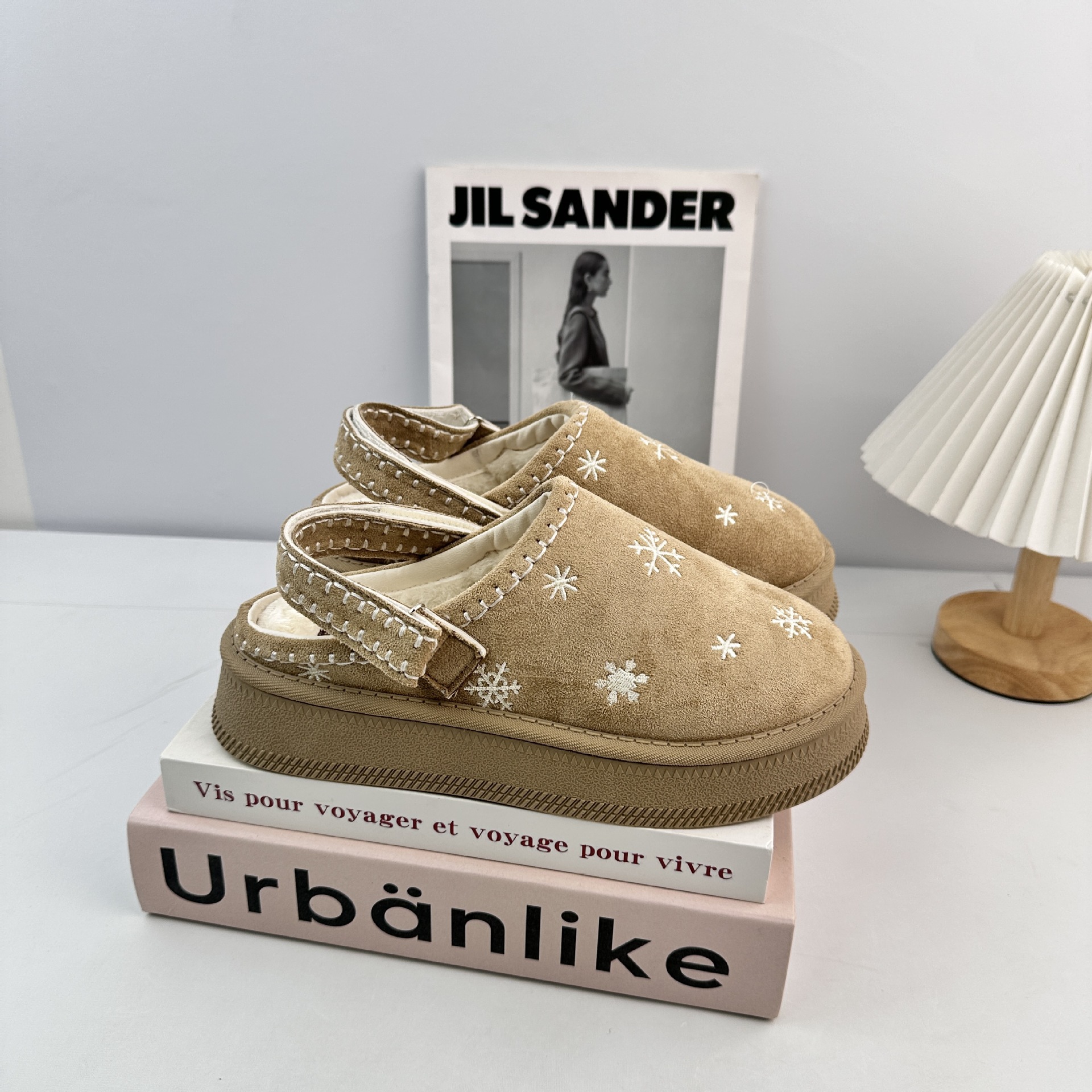 Zapatos de lana de invierno y otoño, zapatos de algodón suaves para mujeres, zapatillas de algodón casuales para mujeres.