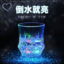 ���նY��l���߲ʱ����Ϲ��ώ��ֵ���Ů���|�۔[����һ��ͯ���Y��