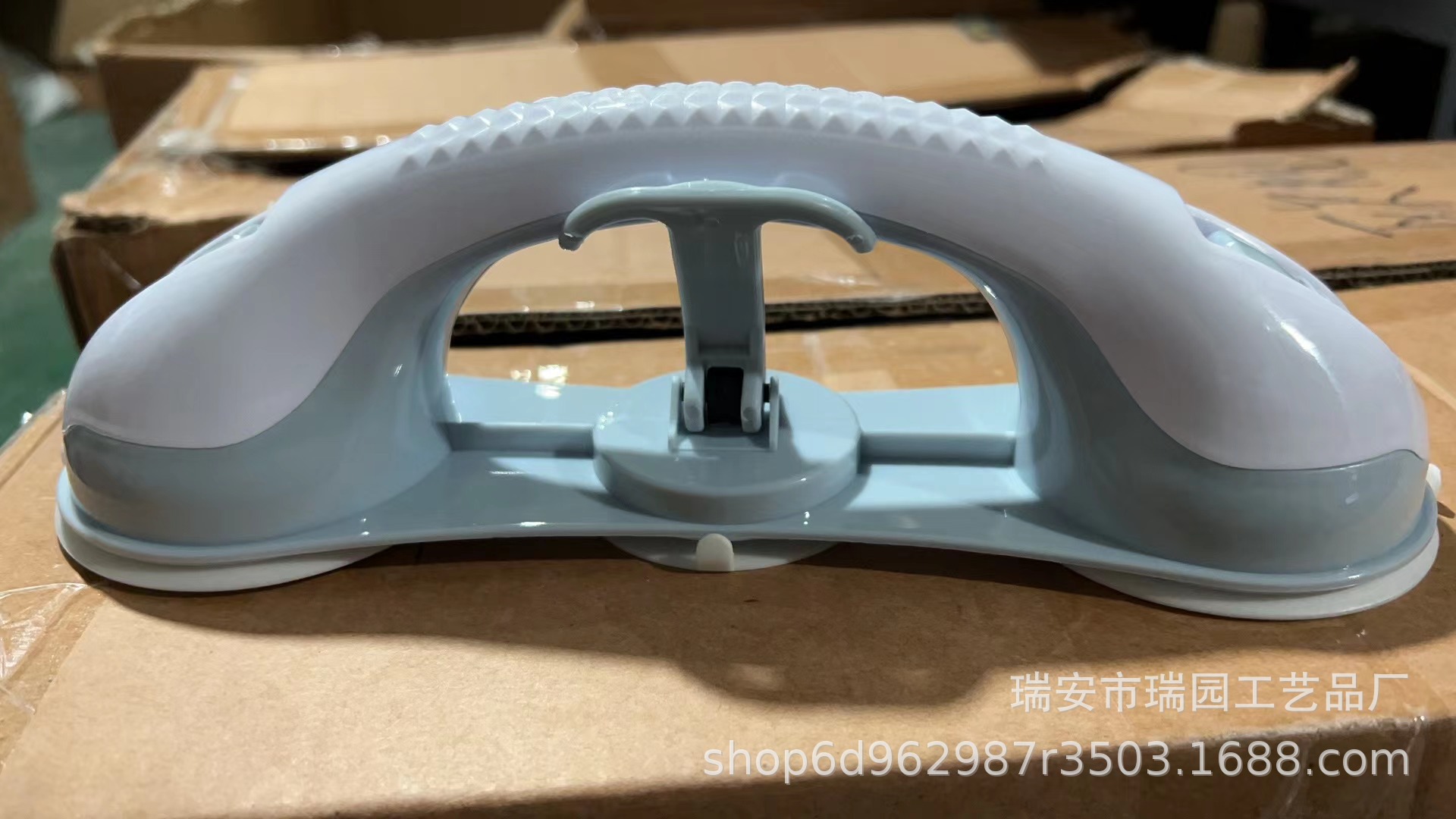 Productos de televisión transfronterizos baño ventosa apoyabrazos baño cilindro niños ancianos manija de la puerta de cristal manija transfronteriza al por mayor