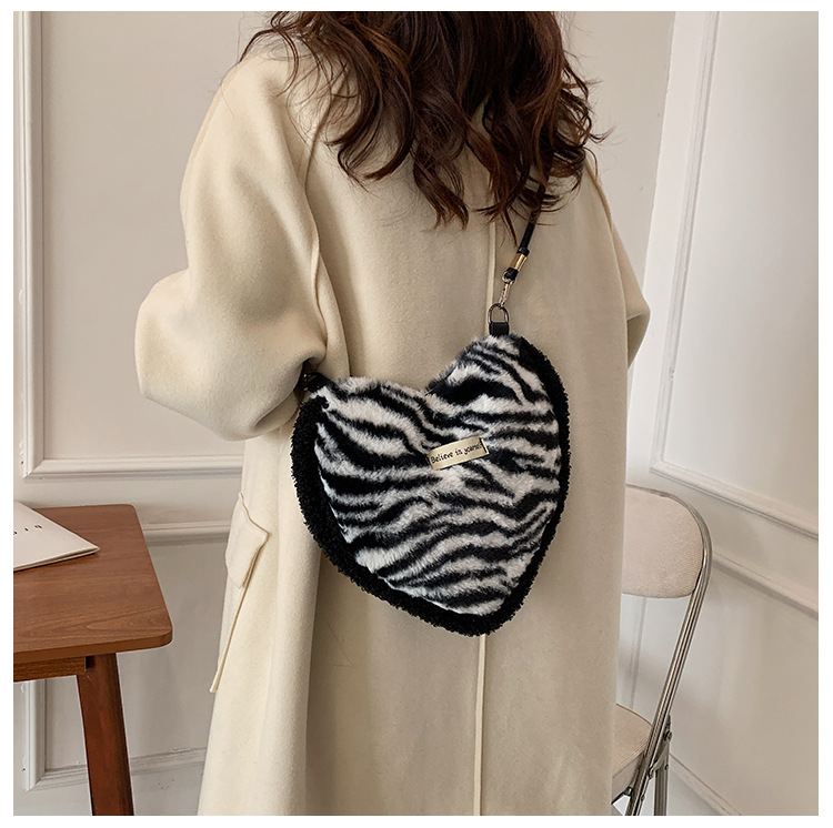 Women's Small Plush Zebra Flower Checkered Streetwear Heart-shaped Magnetic Buckle Underarm Bag display picture 5