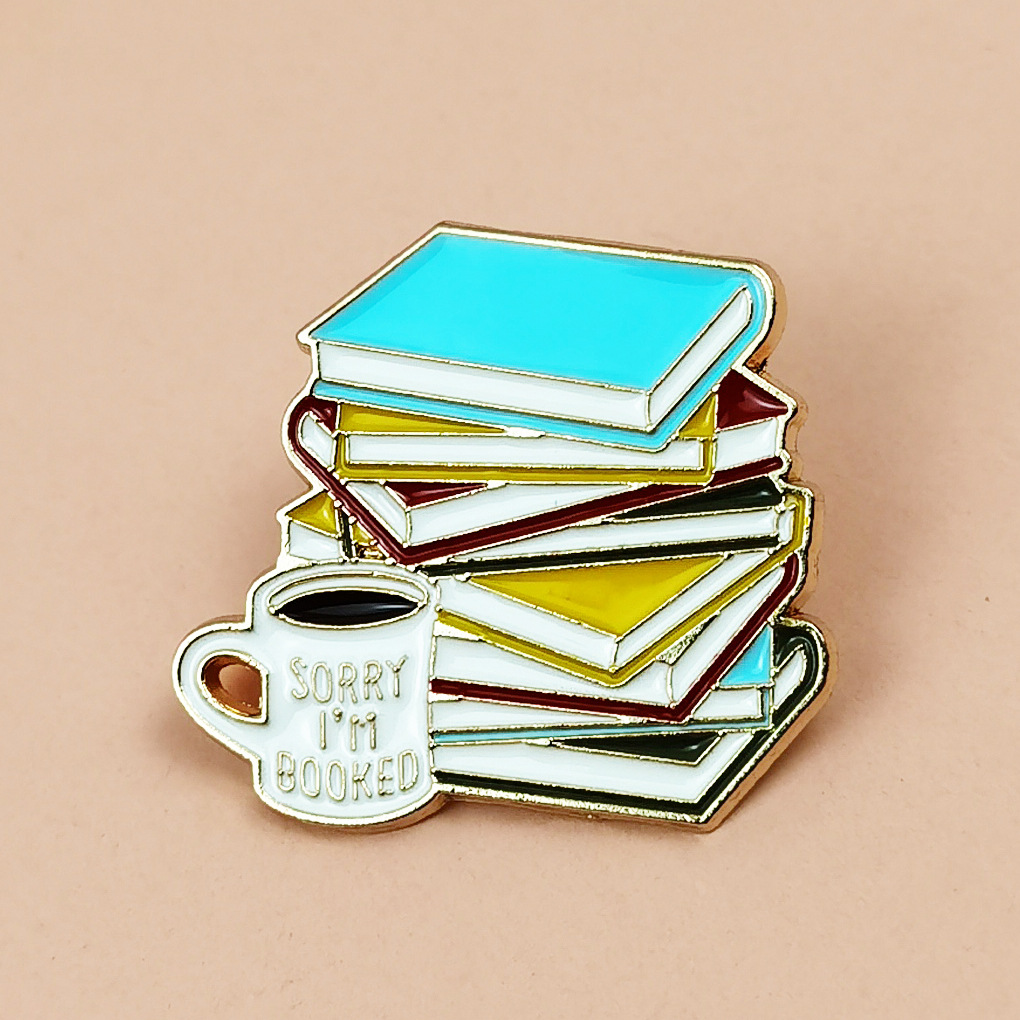 Libros personalizados Coffee Metal Broche Mochila simple para estudiantes Insignia de adornos Iins transfronterizos Accesorios geométricos Insignia