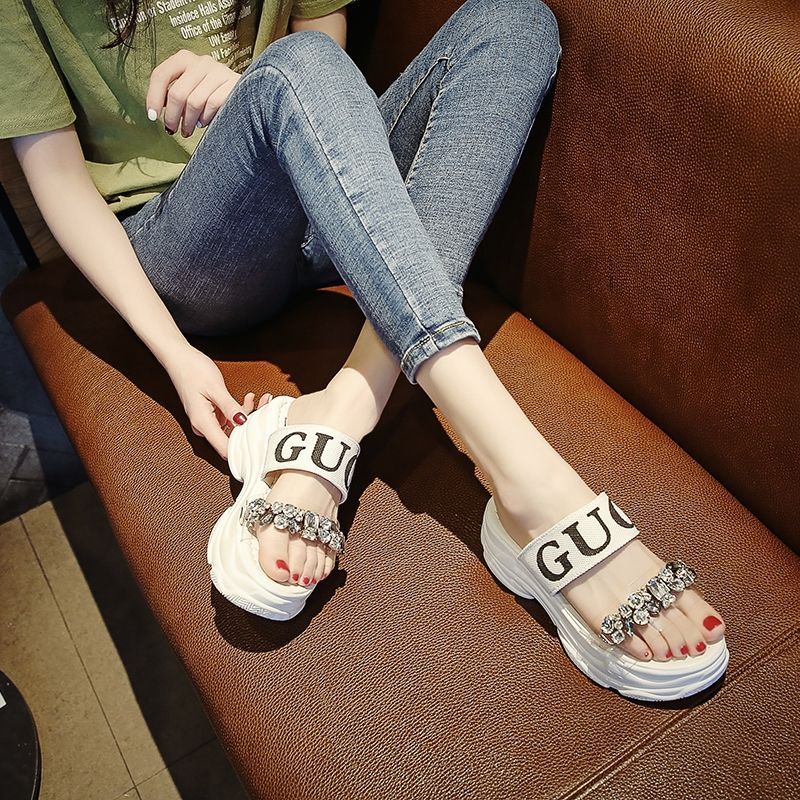 Beach Shoes Net Red Slippers Women's Outer Wear 2023 Summer New fashion all-match thick bottom no heel word sandals and slippers_voghion.com