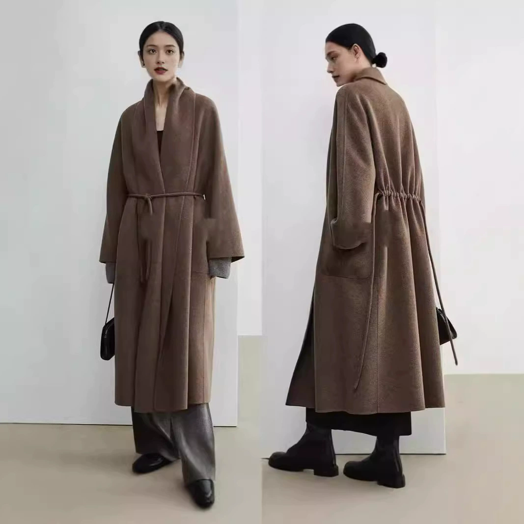 2024 Осень и зима новый высококачественный вариант кашемир и як пух двухсторонний средний плиссированный халат пальто женщина