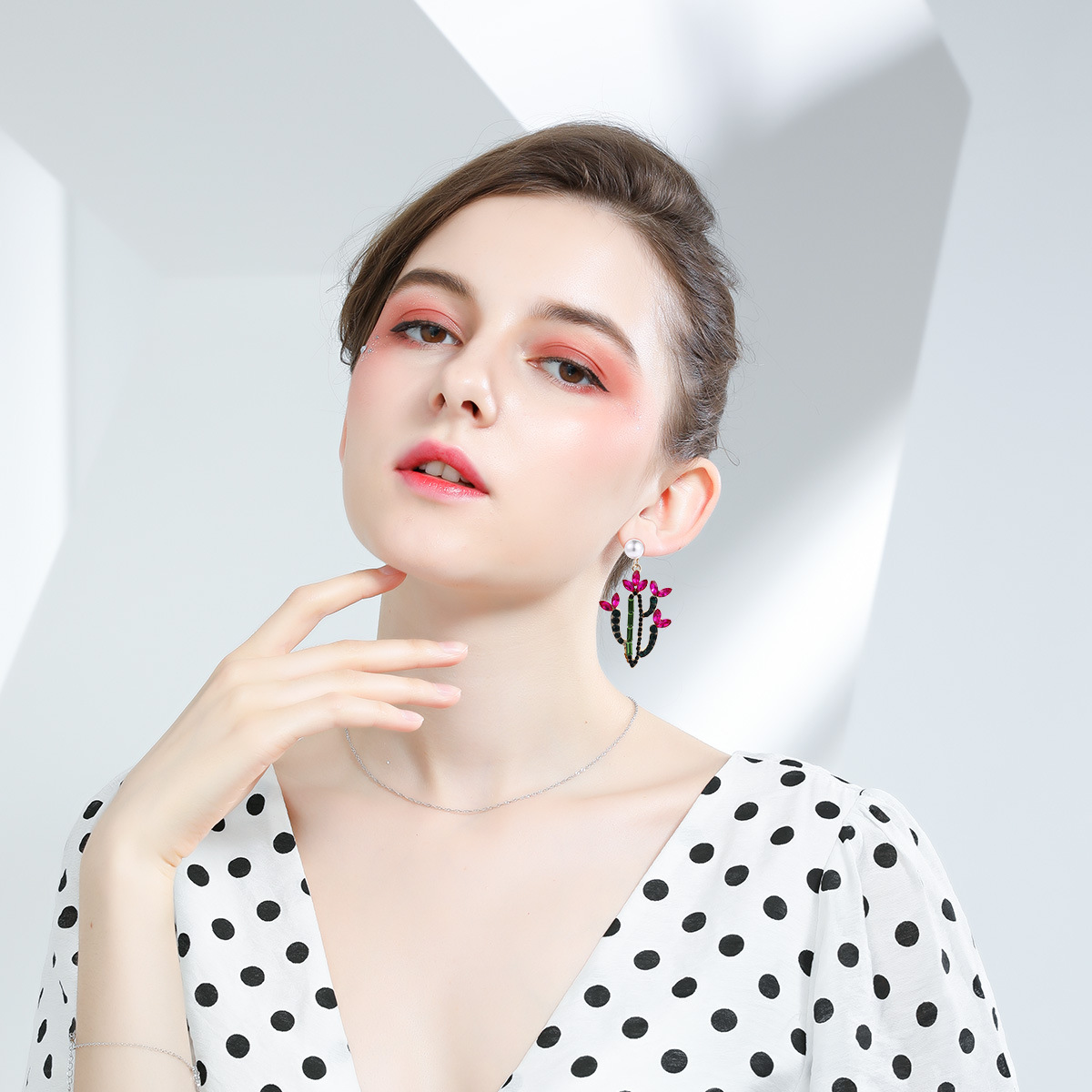 pearl flower temperament female personality sweet cactus earrings