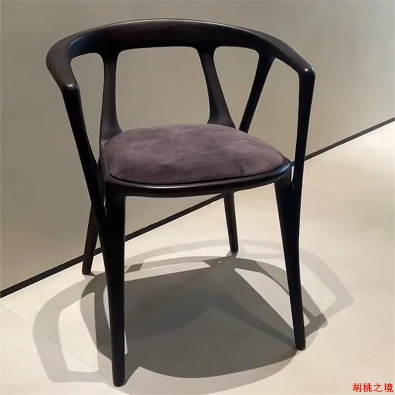Diseñador minimalista italiano retro silla de comedor de madera maciza moderna minimalista artística creativa mesa de té de madera de cera blanca silla maestro
