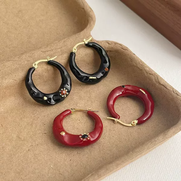 French Retro Black Enamel Oil Drop Earrings Women's Light Luxury Elegant Niche High-end Ear Ring New Autumn and Winter Earrings