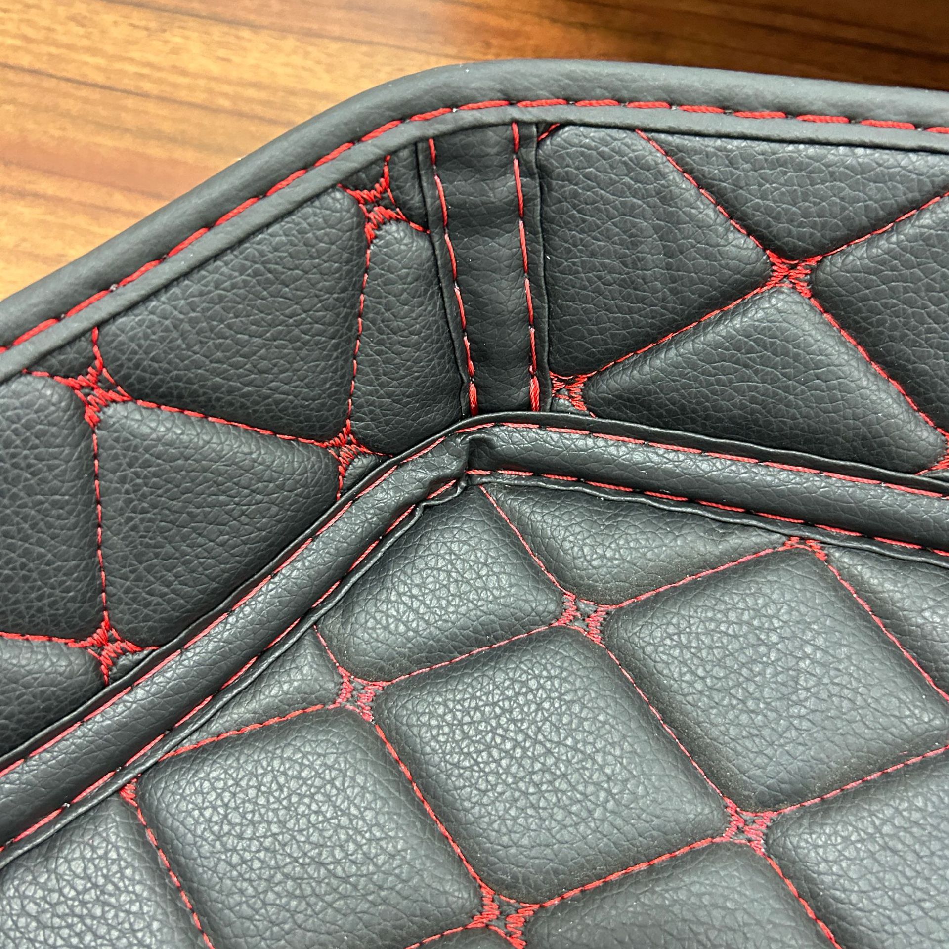 Universal car floor mats, Amazon leather carpets, wear-resistant and scratch-resistant, right-hand drive car models, hot-selling floor mats, cross-border floor mats