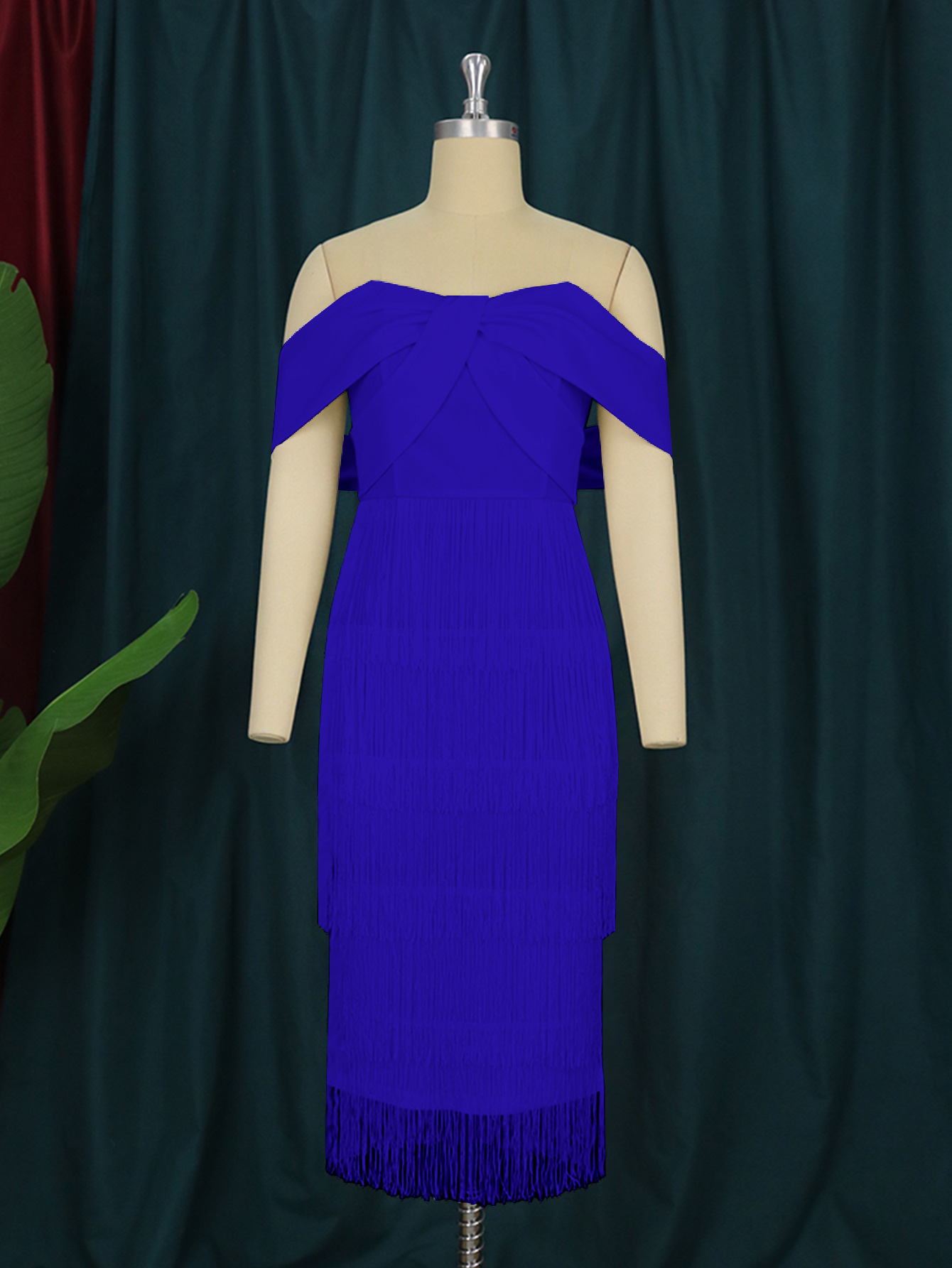 Ženska oblačila seksi cevasto krilo z odprtim hrbtom in resicami, elegantno krilo velike velikosti, obleka_voghion.com