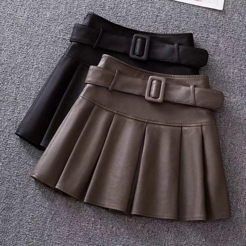 Autumn black pleated skirt